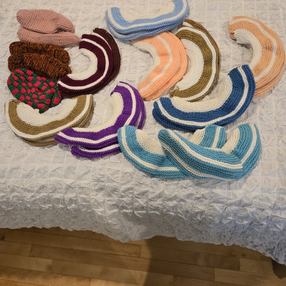 Hand‑Knitted Slipper Lot — 12 Pairs (One Size, Unisex)